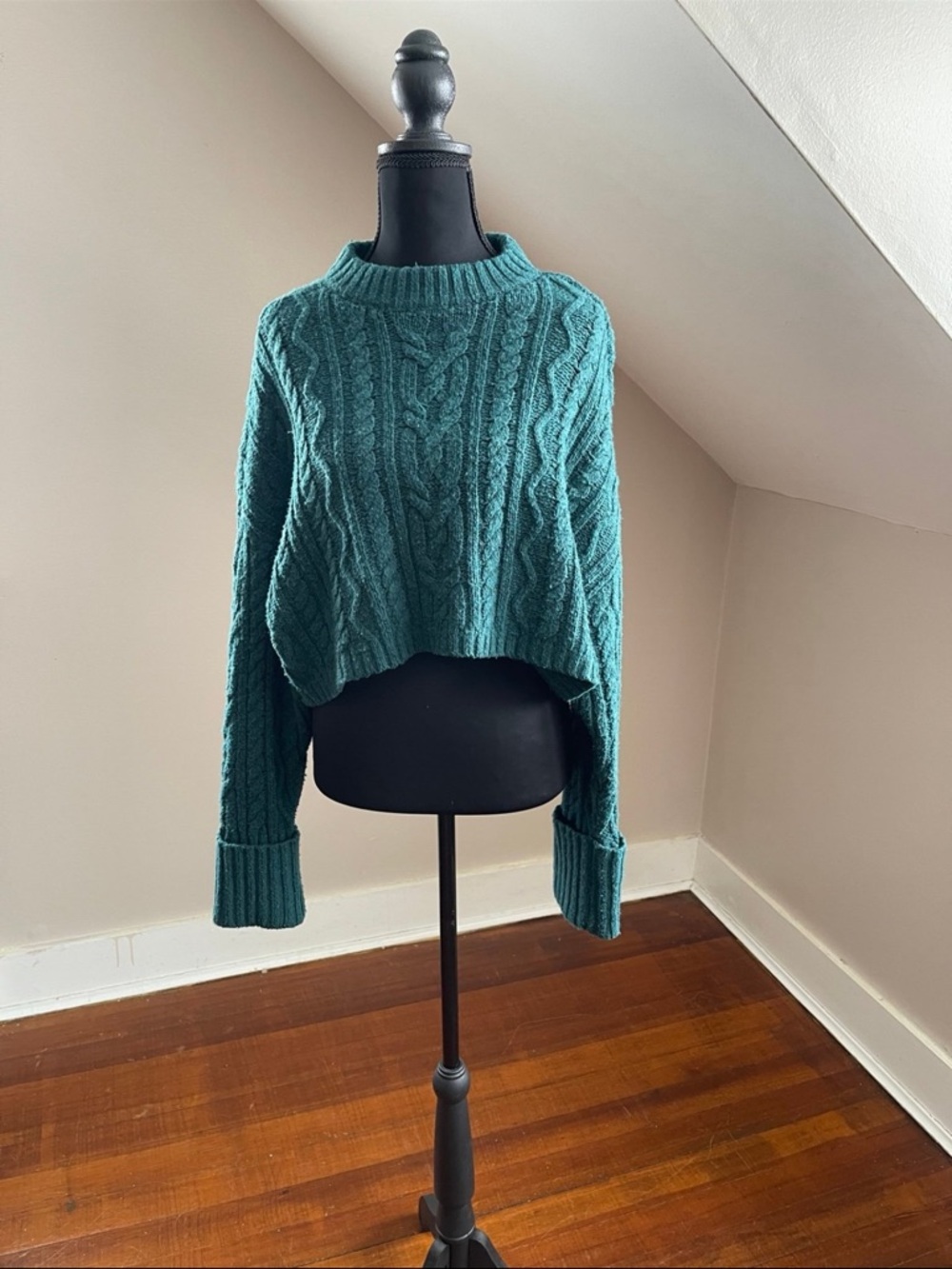 Cropped Cable Knit Sweater -Green